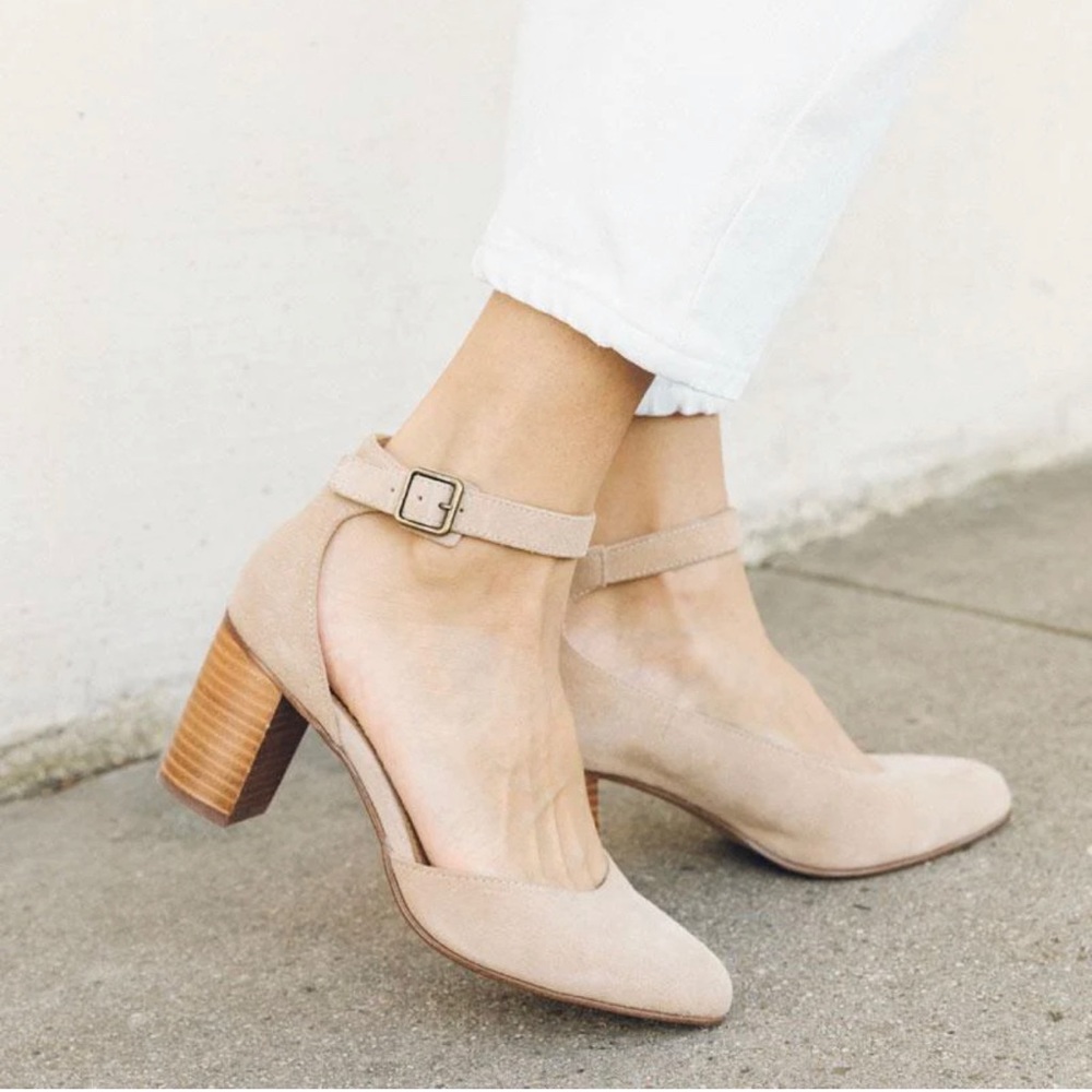 Soludos Gemma Heel Size 7 Sand- worn for just a few hours!  Box included.